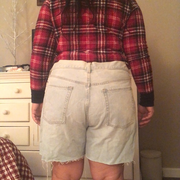 Old Navy Light Blue Distressed Jean Shorts - Picture 11 of 12